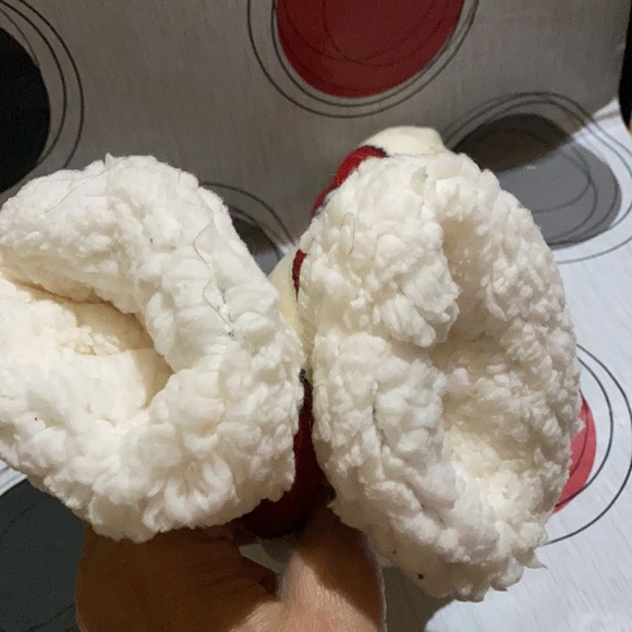 Prestige Edge Women’s Christmas ‘Santa Hat’ Non-Slip Sherpa Socks - Picture 10 of 16